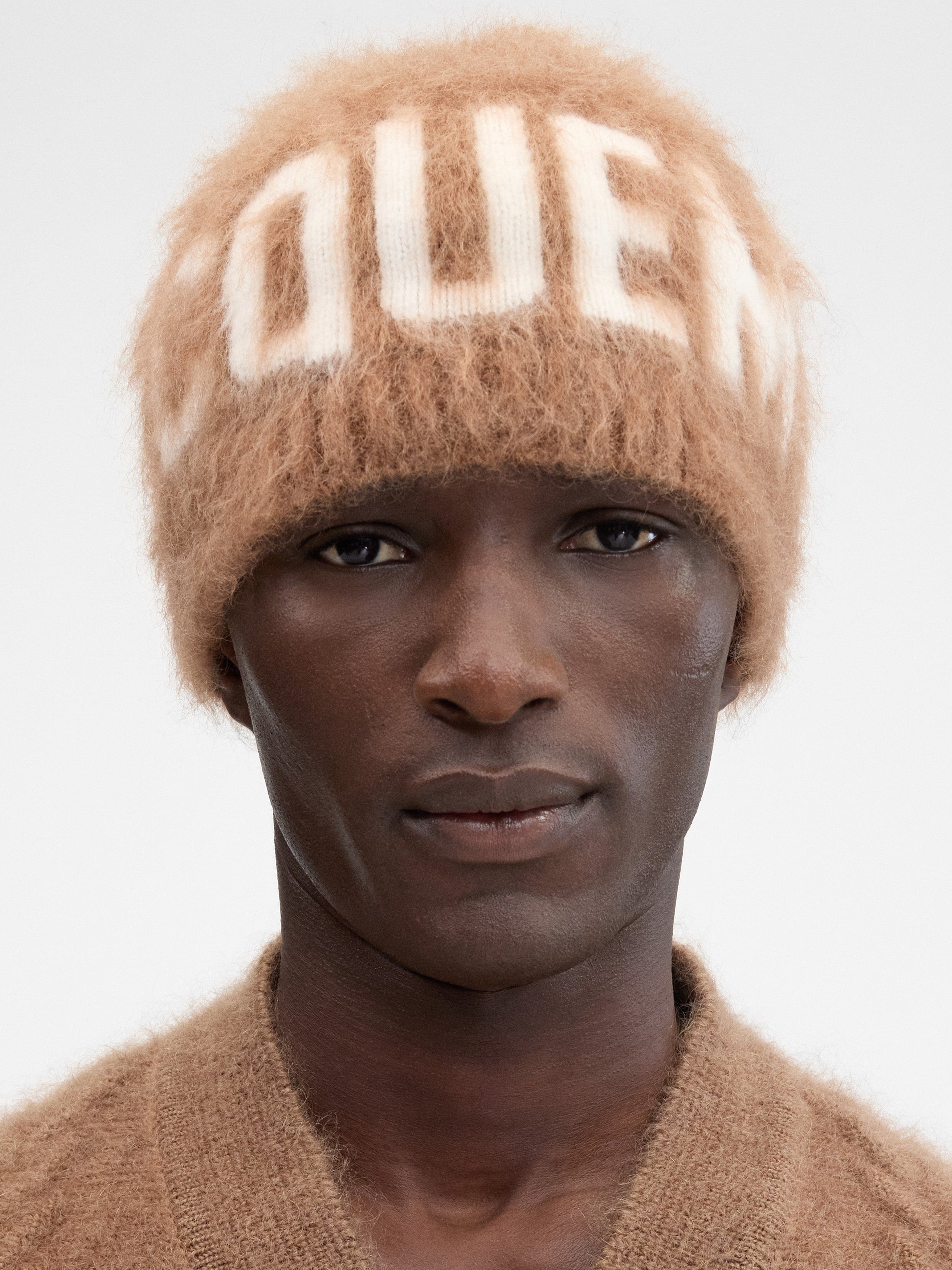 JACQUEMUS Logo Beanie - Camel Brown