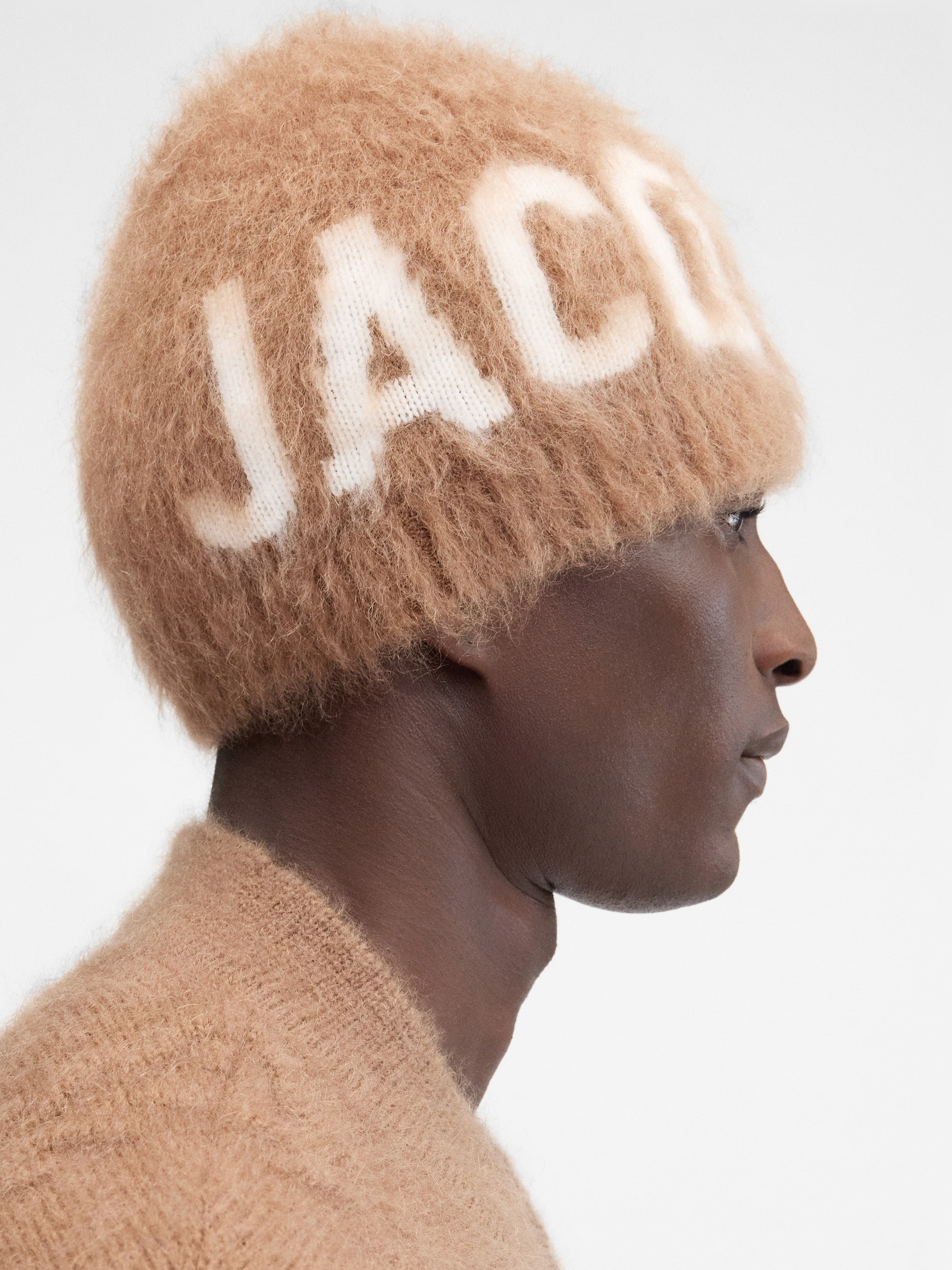 JACQUEMUS Logo Beanie - Camel Brown