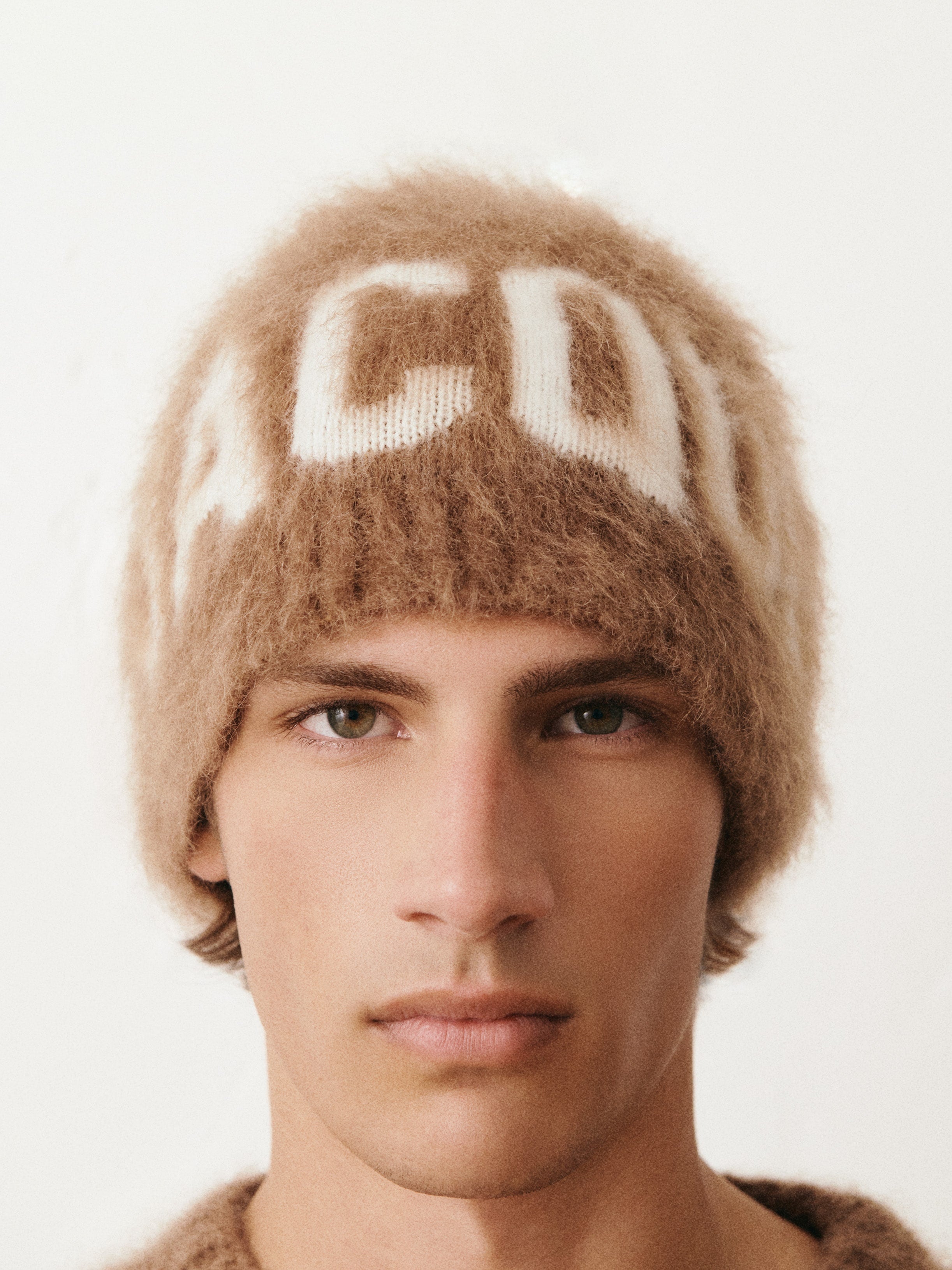 JACQUEMUS Logo Beanie - Camel Brown